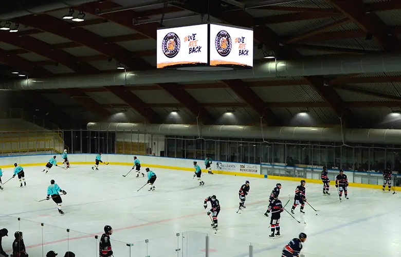 Maxischermi all'Acinque Ice Arena di Varese