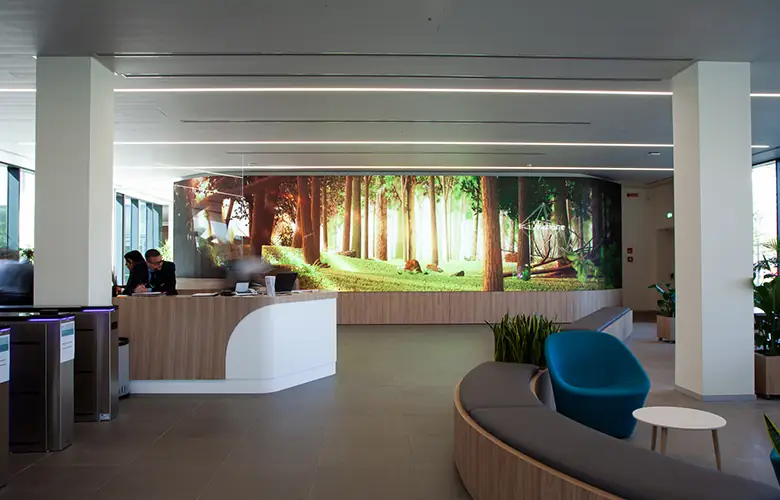 Ledwall nella reception Siemens