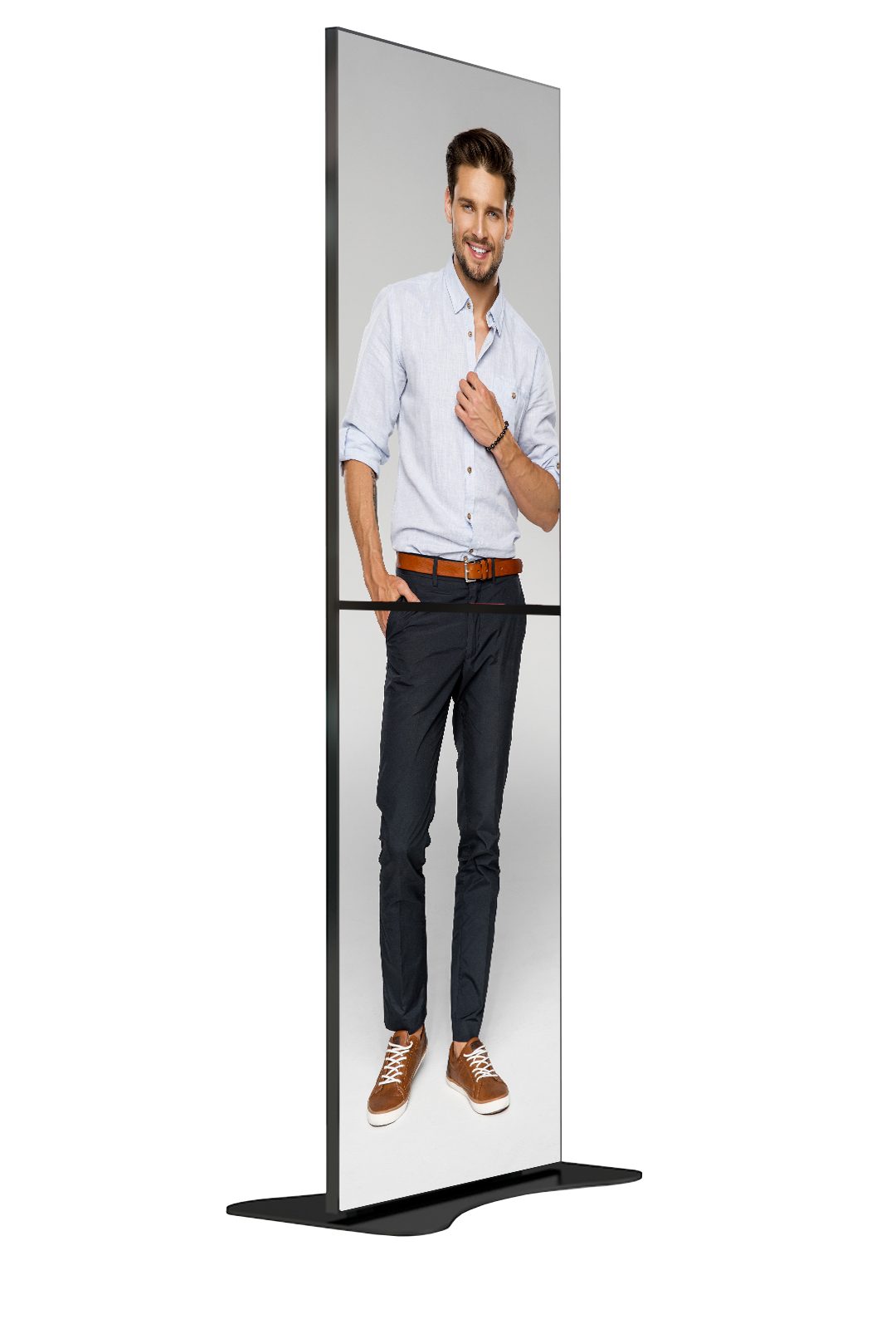 Dual Taller dual-screen totem, three-quarter view