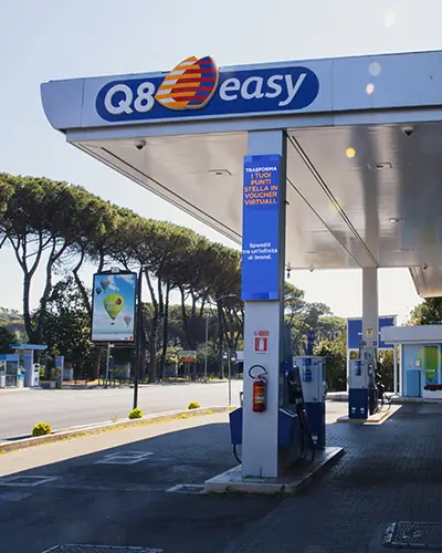 Q8 Stazione di servizio digital signage