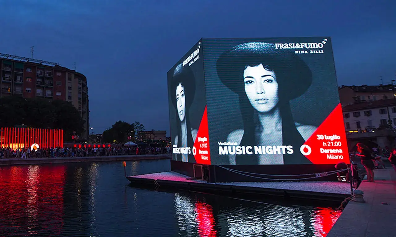 Cubo Led Milano Darsena – progetto Tecnovision, foto 2