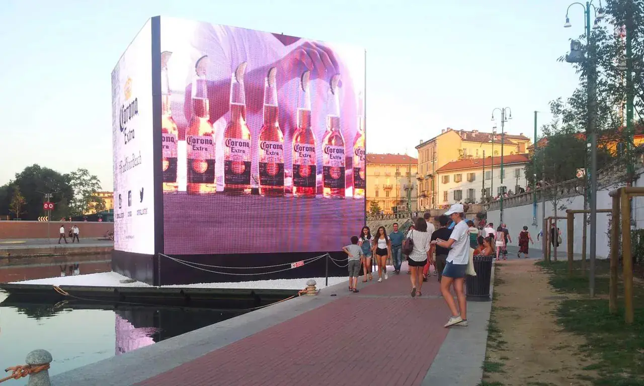 Cubo Led Milano Darsena – progetto Tecnovision, foto 3