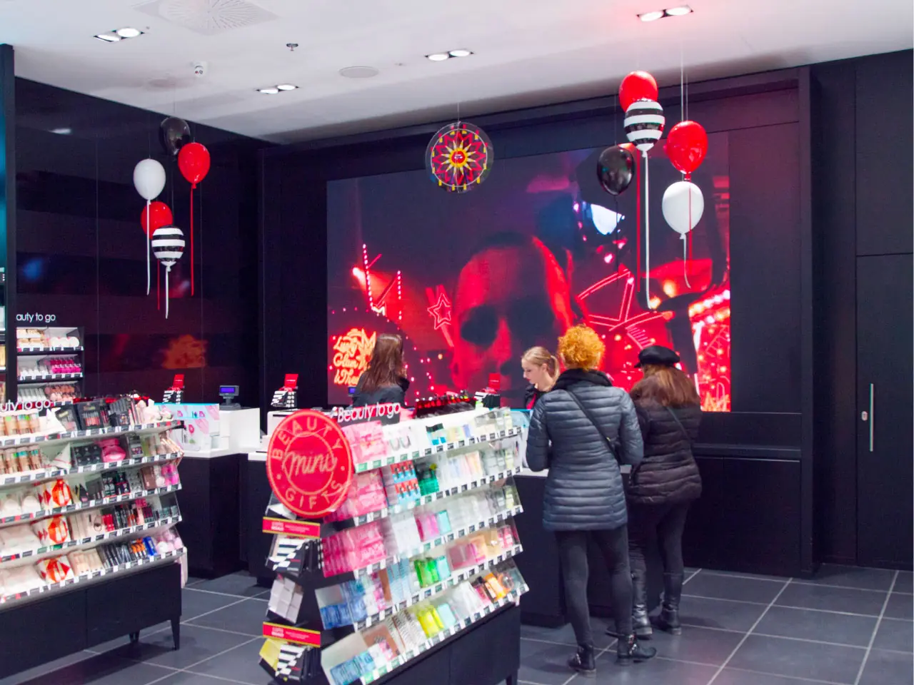 Sephora: Schermi retrocassa – progetto Tecnovision, foto 2