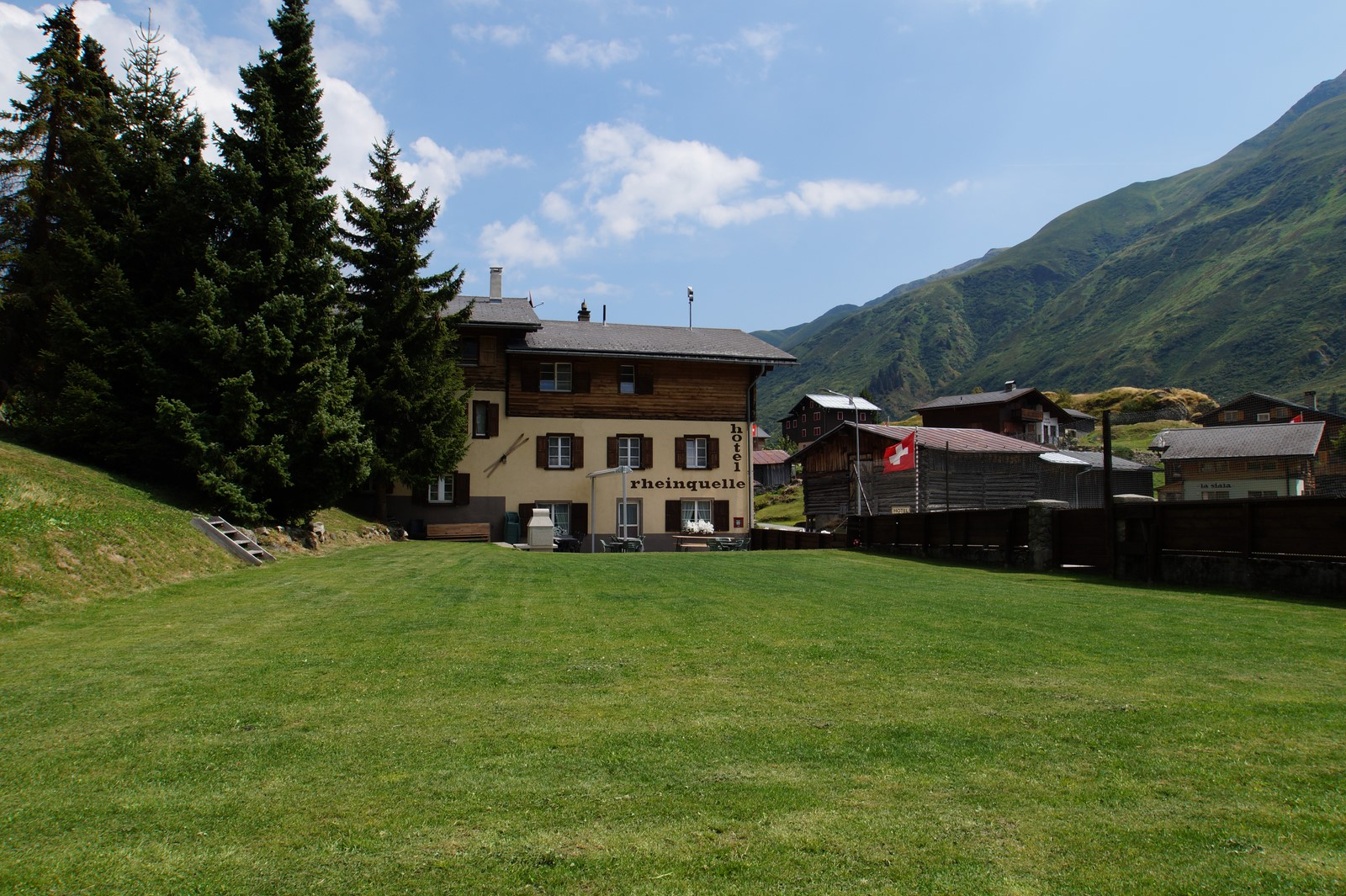 Hotel Rheinquelle in Tschamut