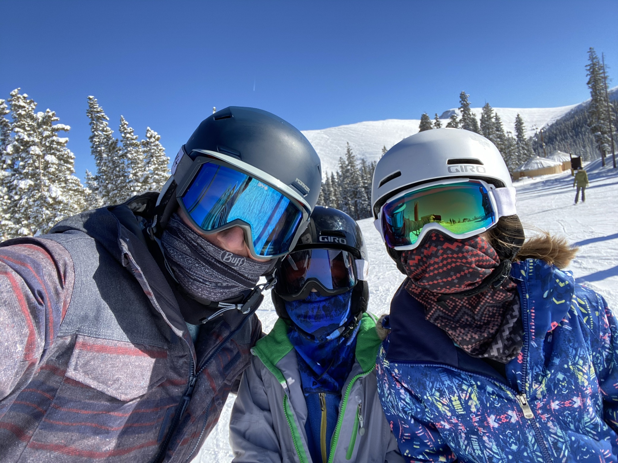Dr. Haber skiing with family in Colorado