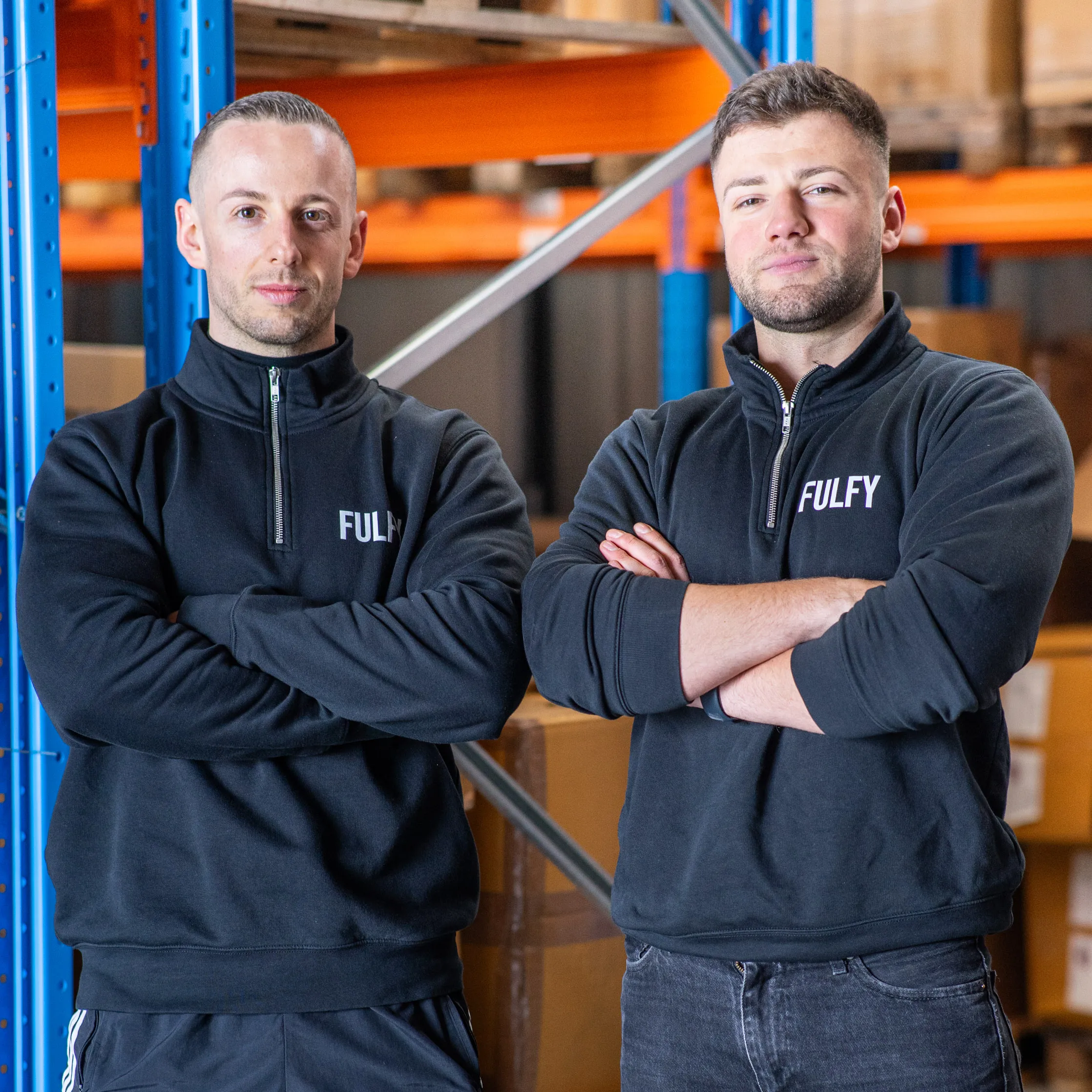 Klaus Peiner und Przemyslaw Jurewicz, Geschäftsführer von FulFy Logistics, im Lager