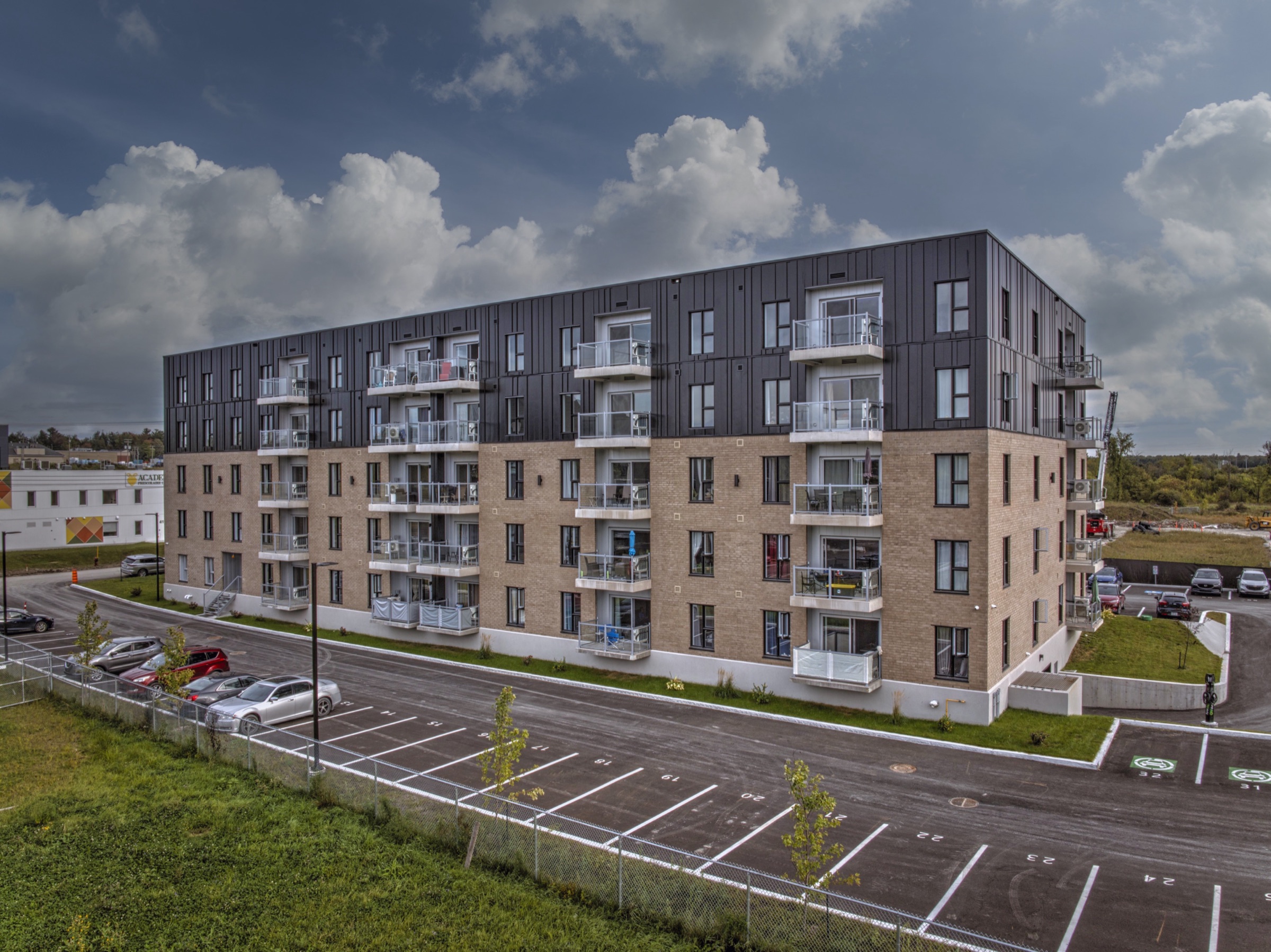 Façade arrière du Complexe Walker à Lachute