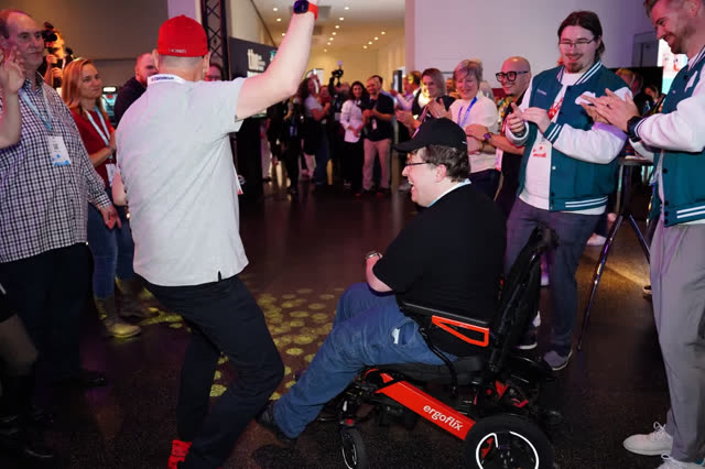 Party-Impression: Gäste feiern