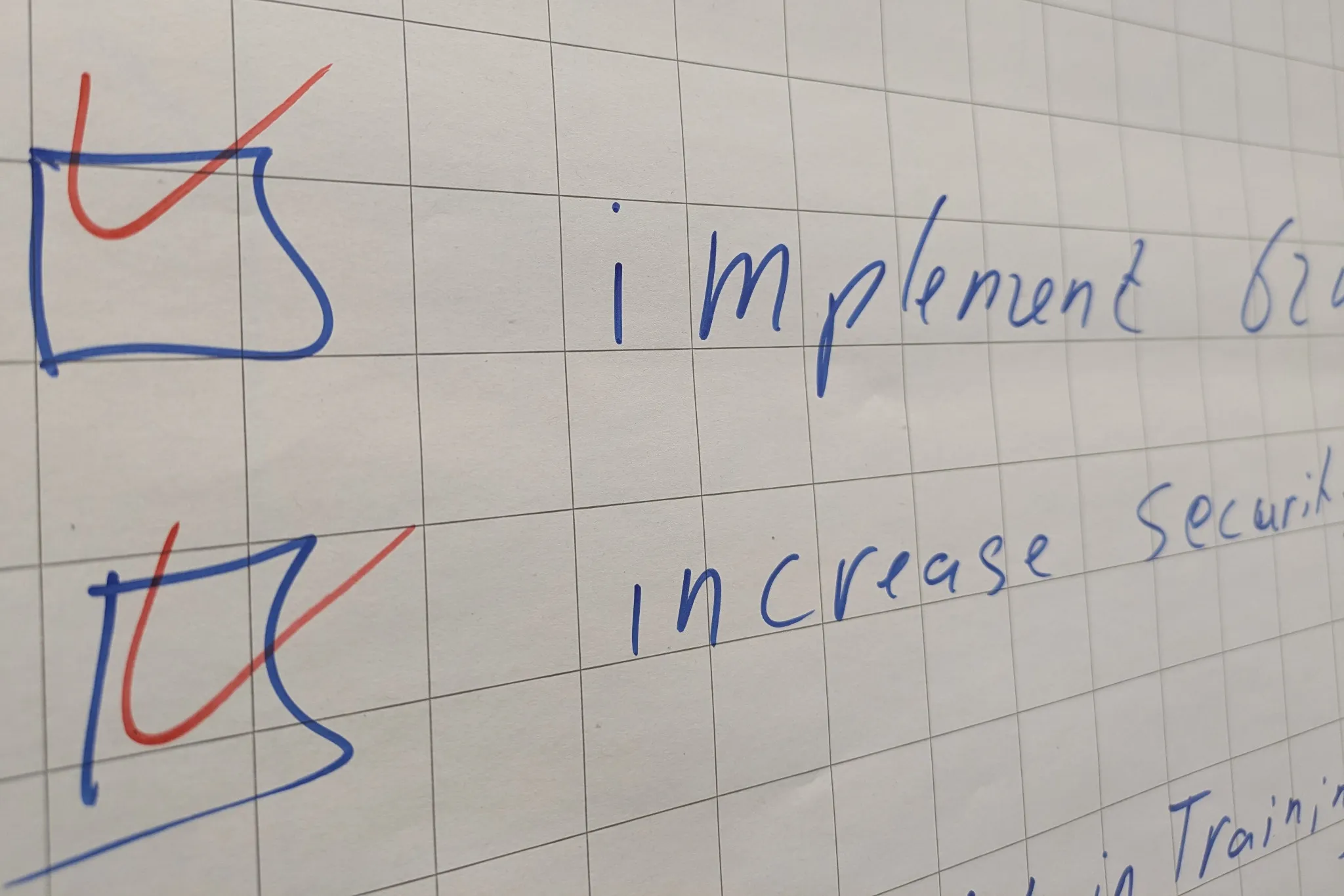 Flipover met leerdoelen voor het toepassen van IEC 62443 en het verbeteren van cybersecurity.