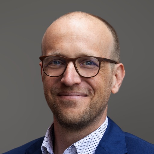 Dr. Julian Bahrs