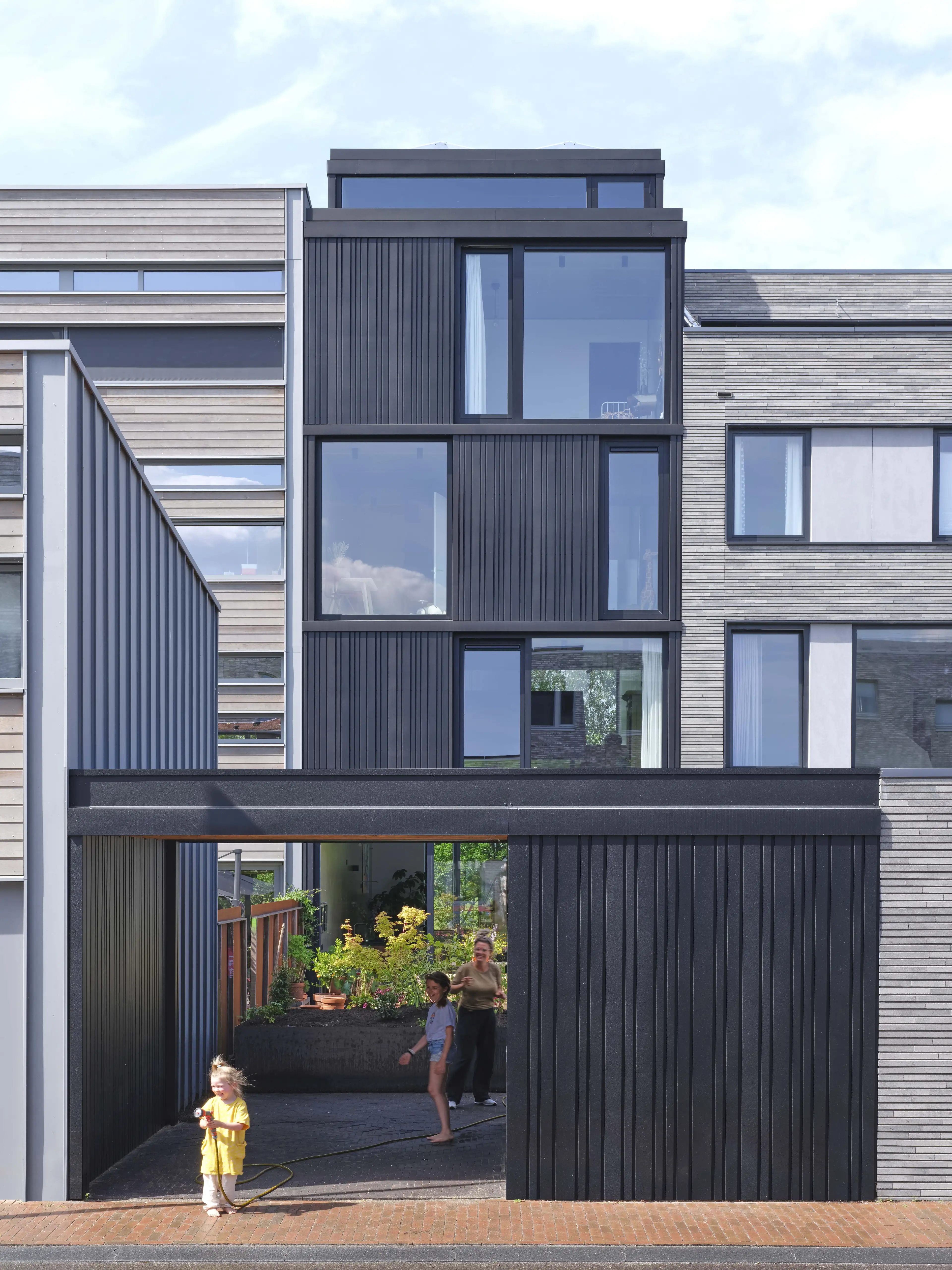 ZigZag zelfbouw splitlevel urban villa architect kavel particulier woonhuis bouwen Jasper Smits Architecten interieur Abe Bonnema jonge architecten BinnensteBuiten Archdailiy buildign of the year