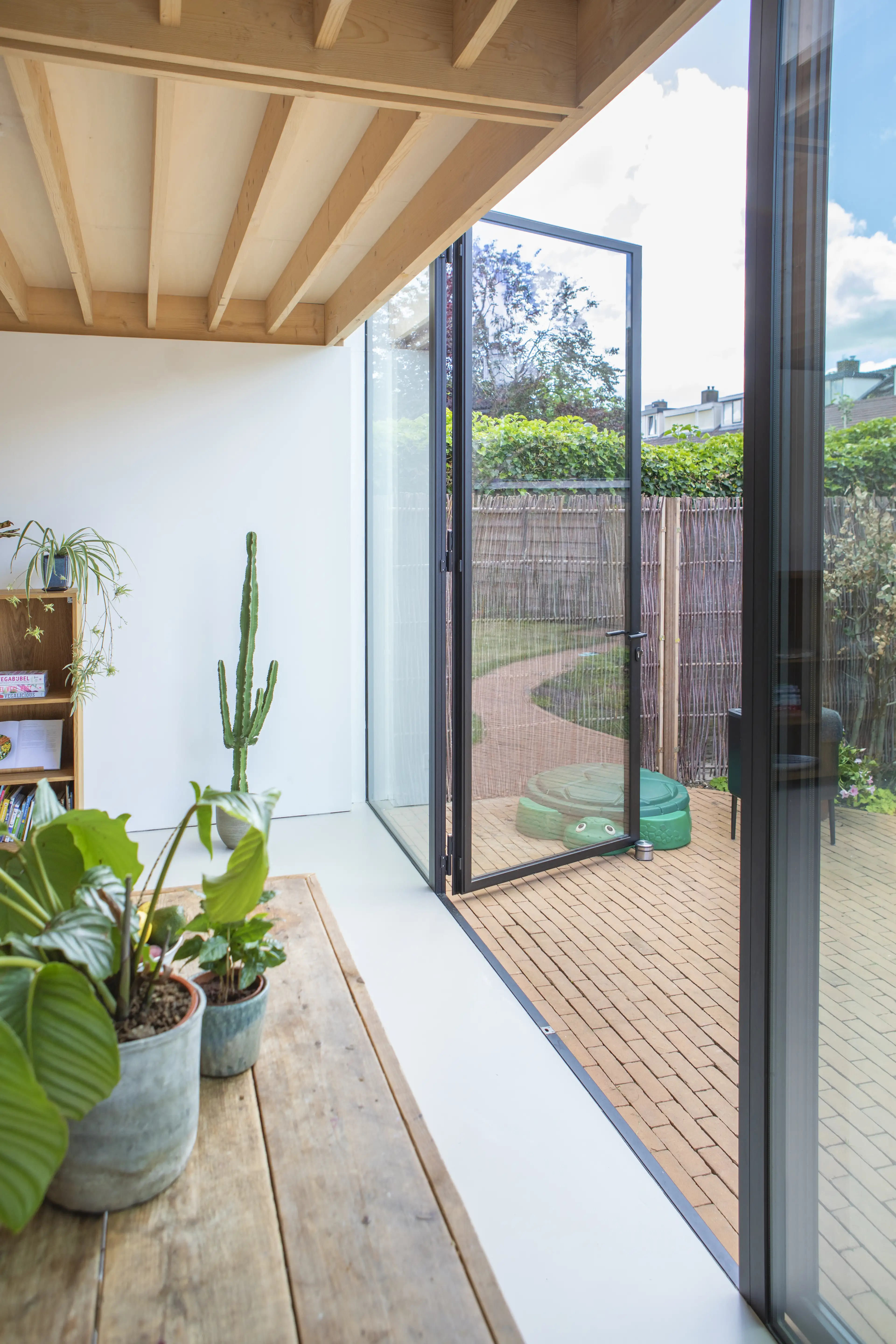 Particulier woonhuis verbouwing uitbouw modern hout duurzaam architect Jasper Smits Architecten