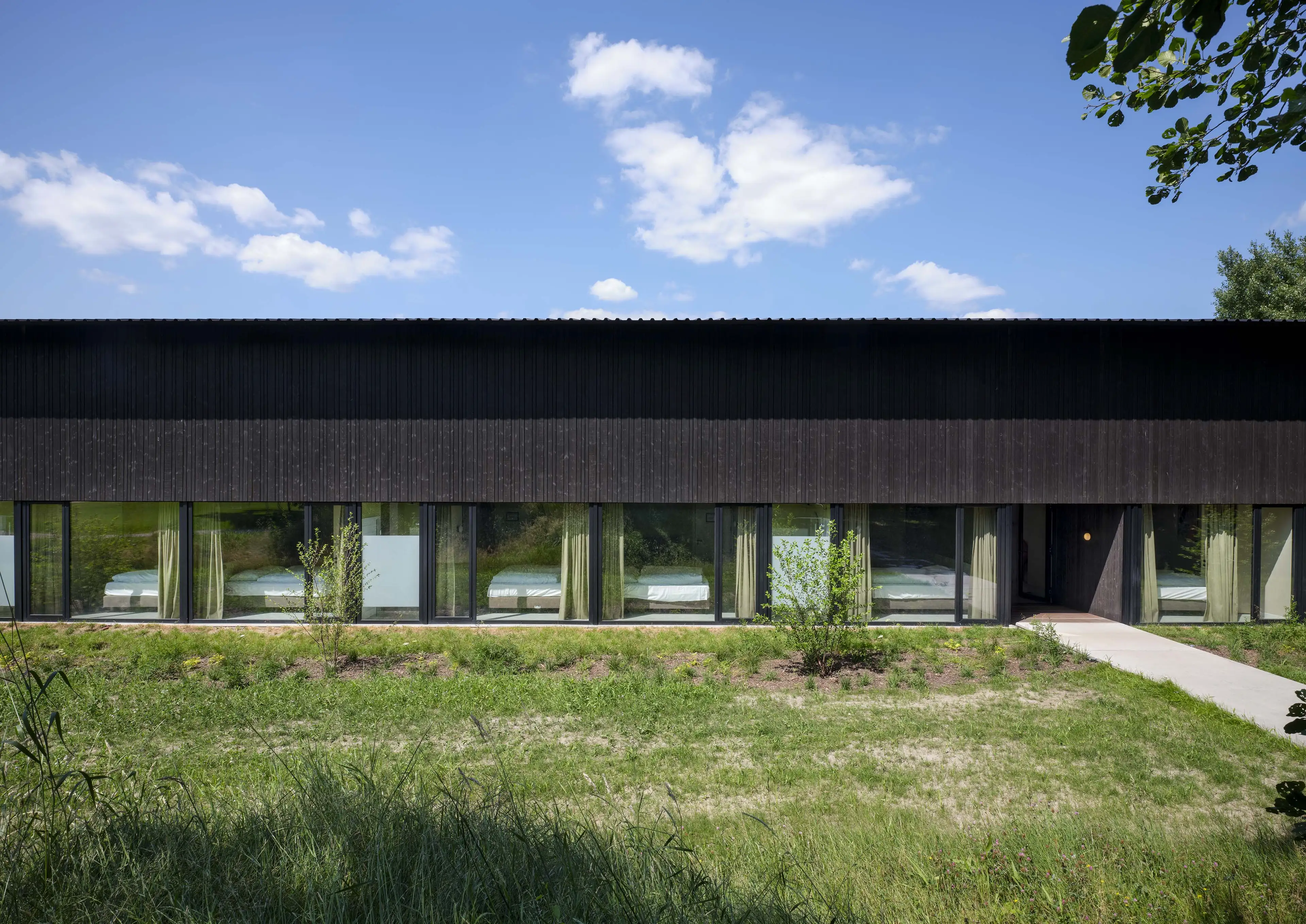 Groepsaccomodatie architect Jasper Smits houtbouw biobased natuurinlcusief gebouwd in hout modern