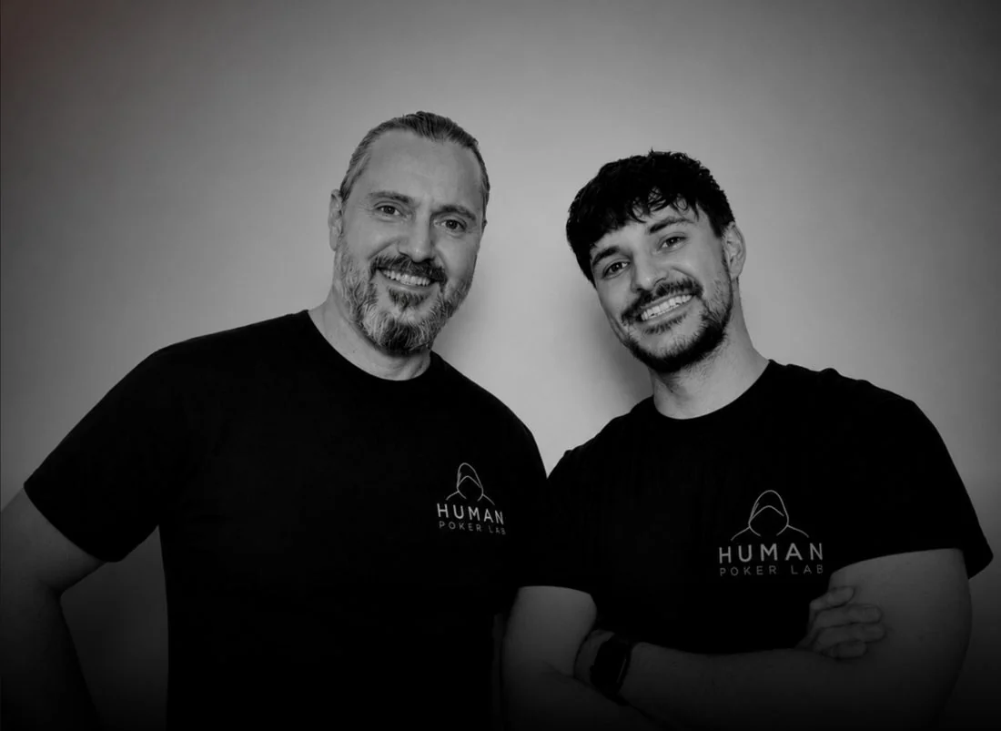 Olivier Vonau et Lucas Vonau, en t-shirts Human Poker Lab