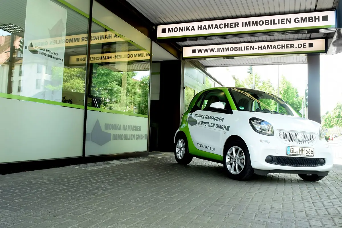Das Büro von Monika Hamacher Immobilien in der Dolmanstraße 14 in Refrath
