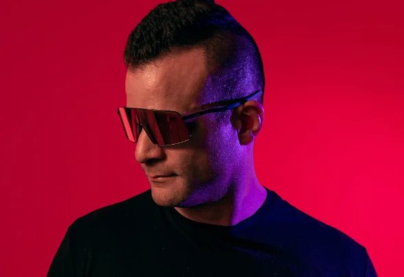 Alex Defyre: Signed to Toolroom