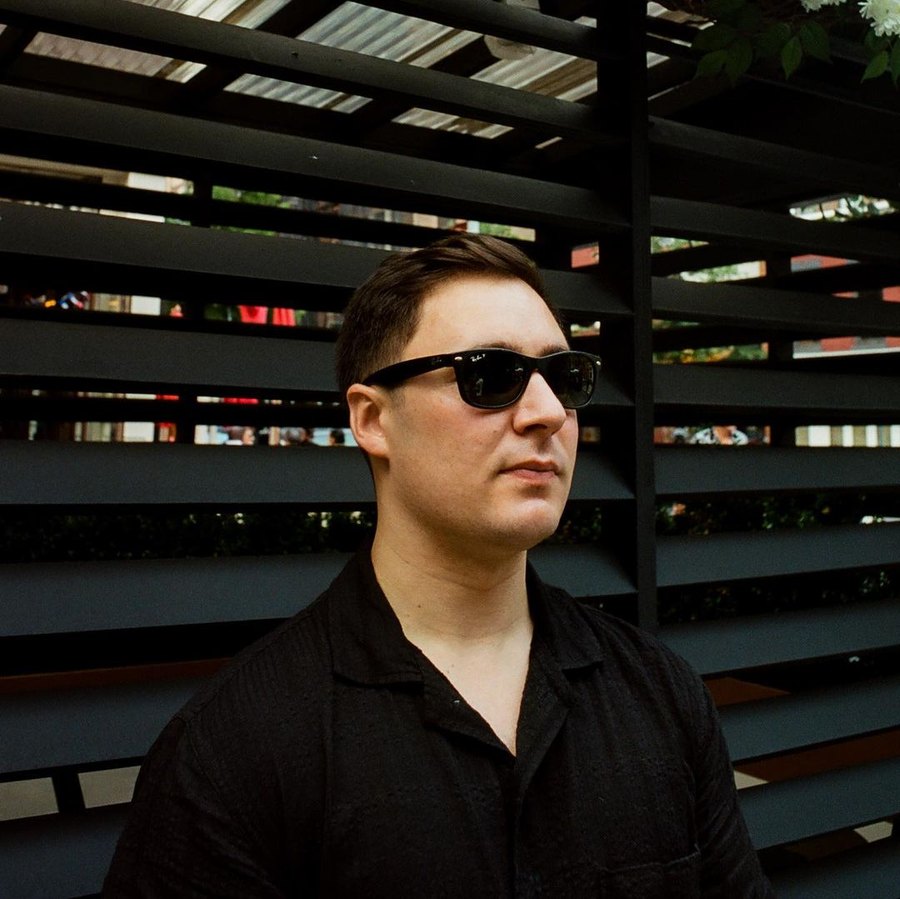 Hefe: Signed to Sekora