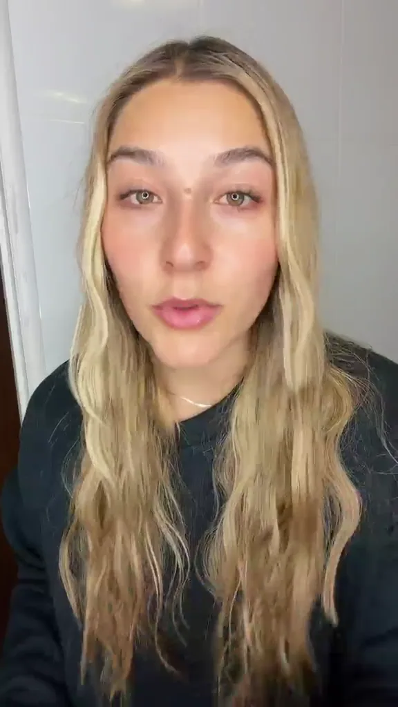 Creadora grabando UGC para una campaña: Estar en todas partes
