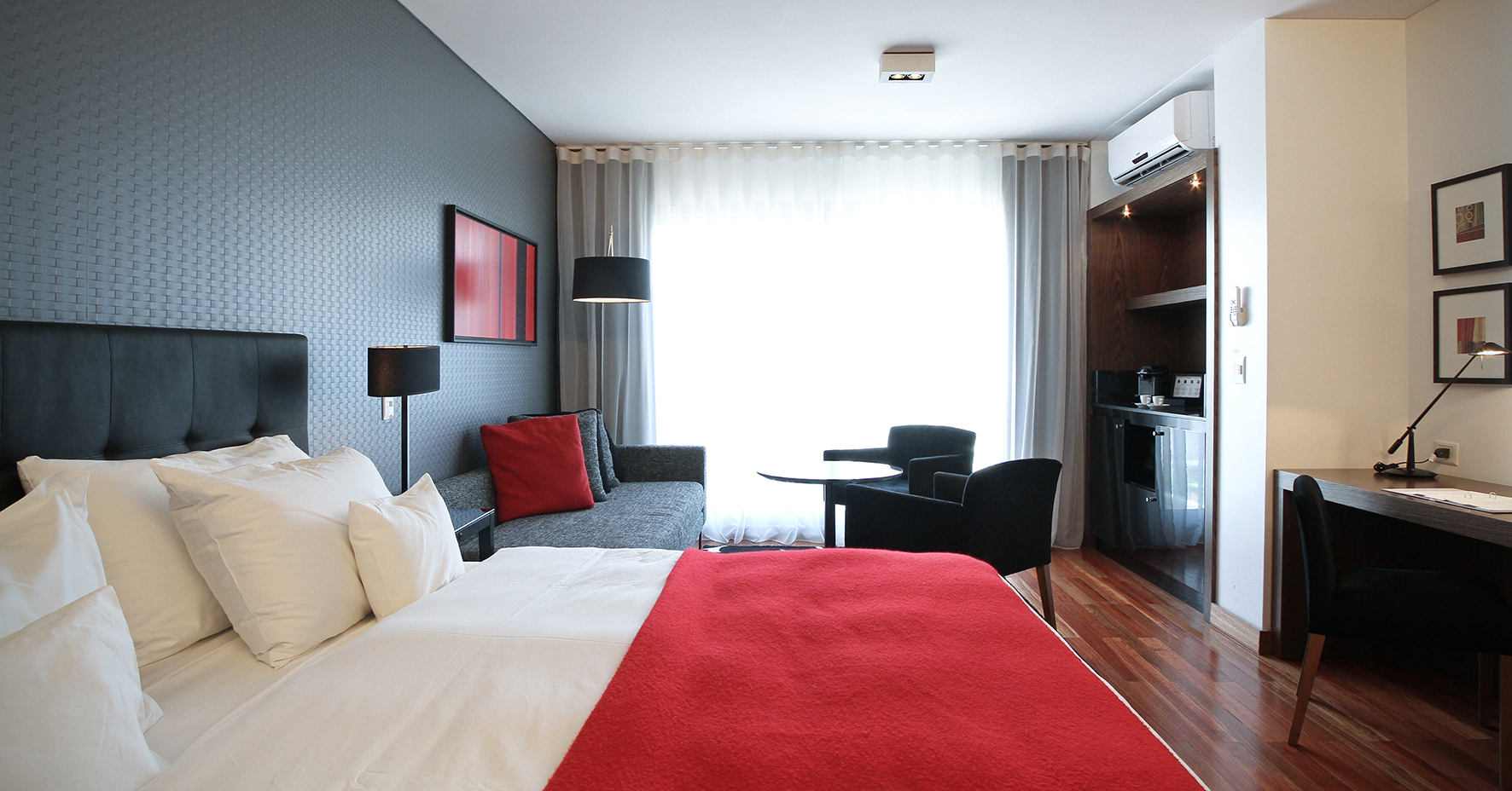 Superior Suite with dinning area