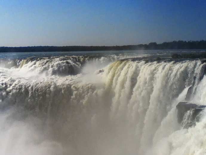 new-way-enjoy-iguazu-falls-devils