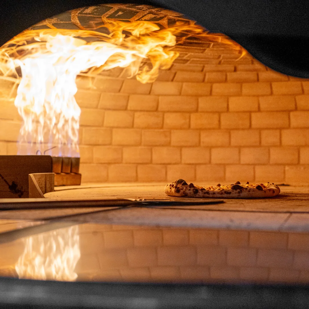Fire in the wood-fired oven