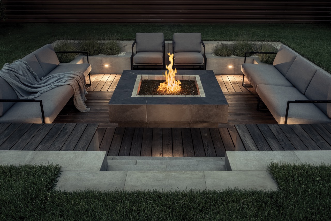 Outdoor fire with lounge seating