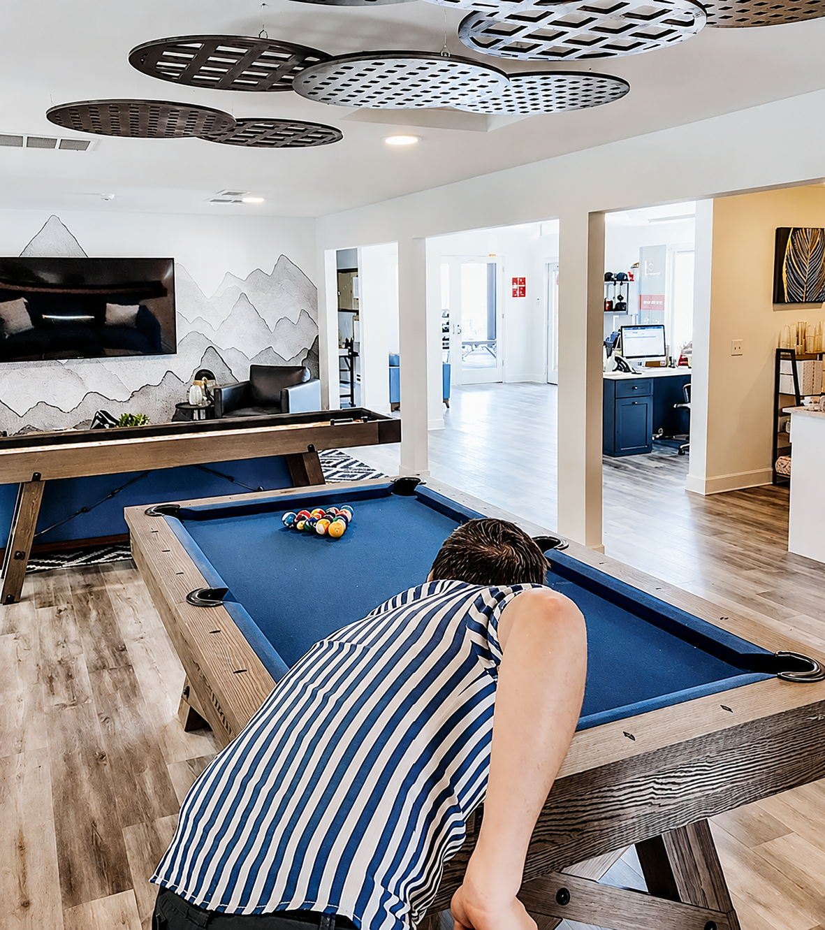 Pool table