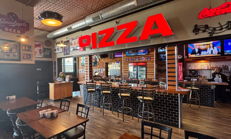 Hall of Fame Pizza and Wings
