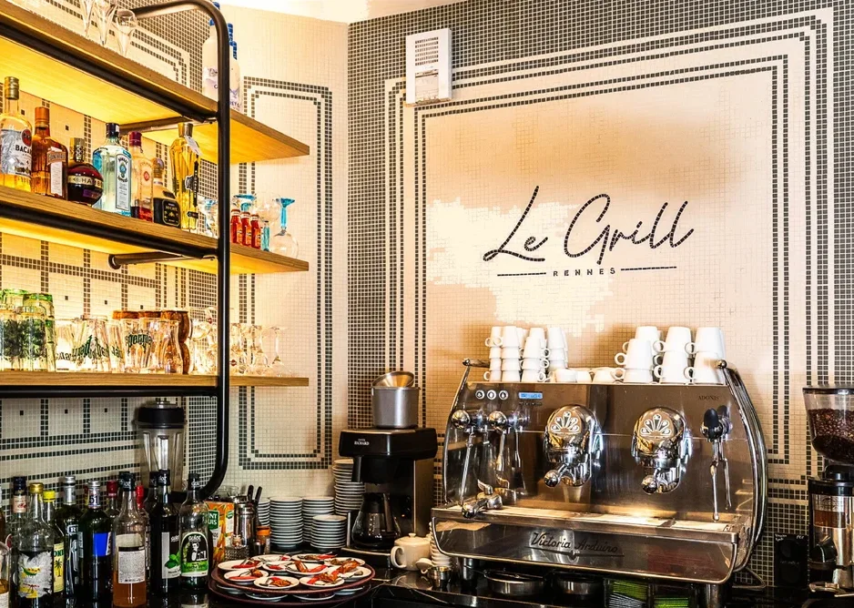 Mur en mosaïque au logo Le Grill, Rennes