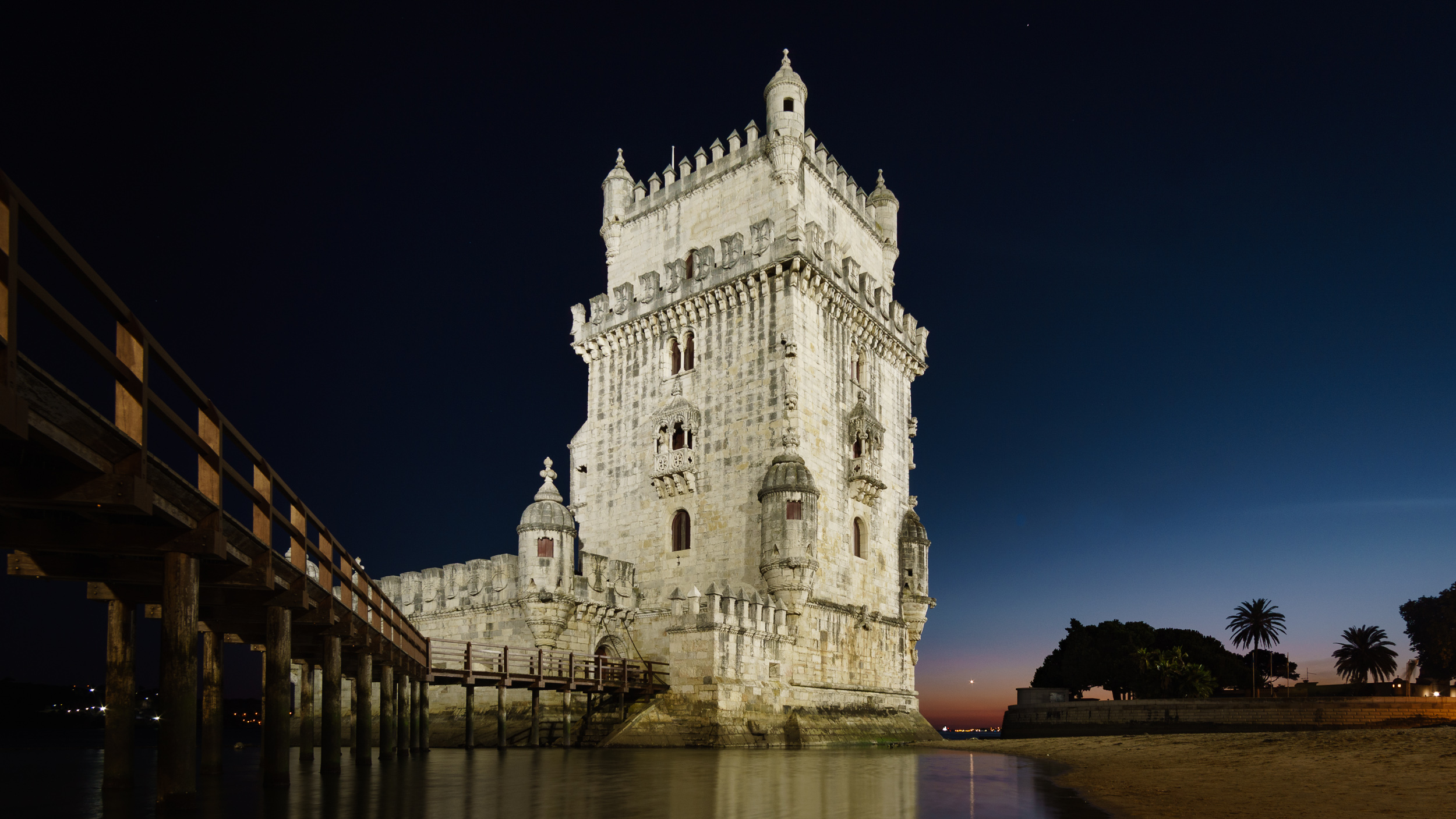 Torre de Belém zur blauen Stunde