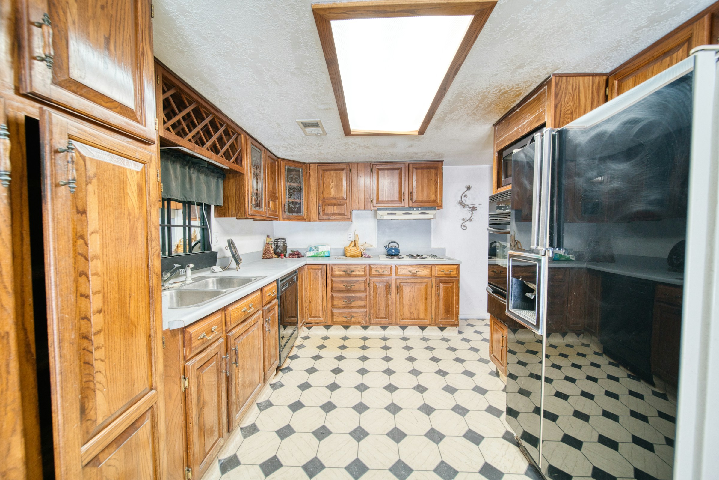 The kitchen before the remodel