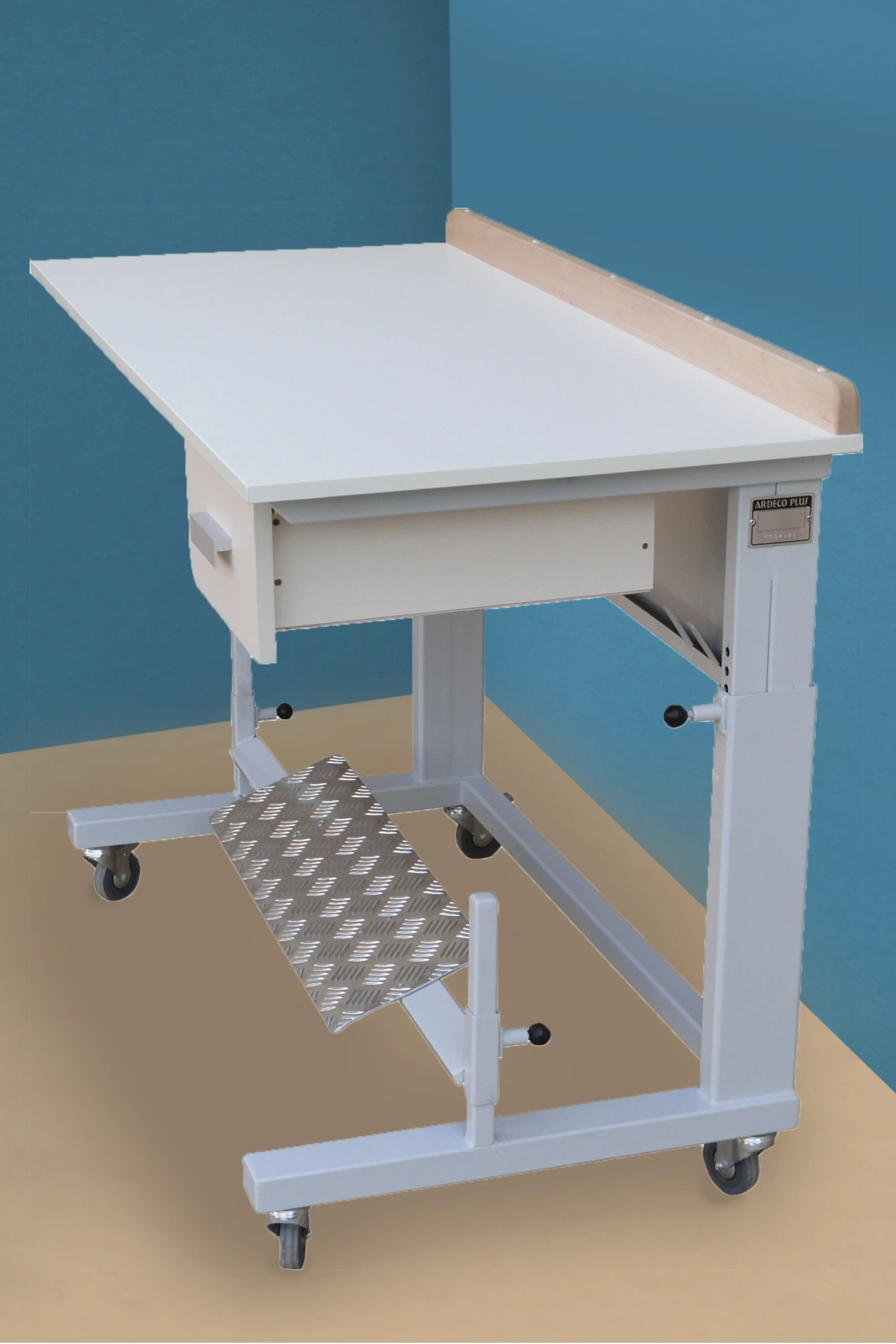 Table de travail à réglage manuel, 1200 x 600 mm