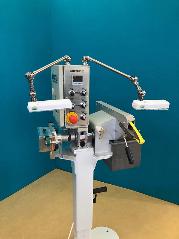 Machine de peinture et de nettoyage