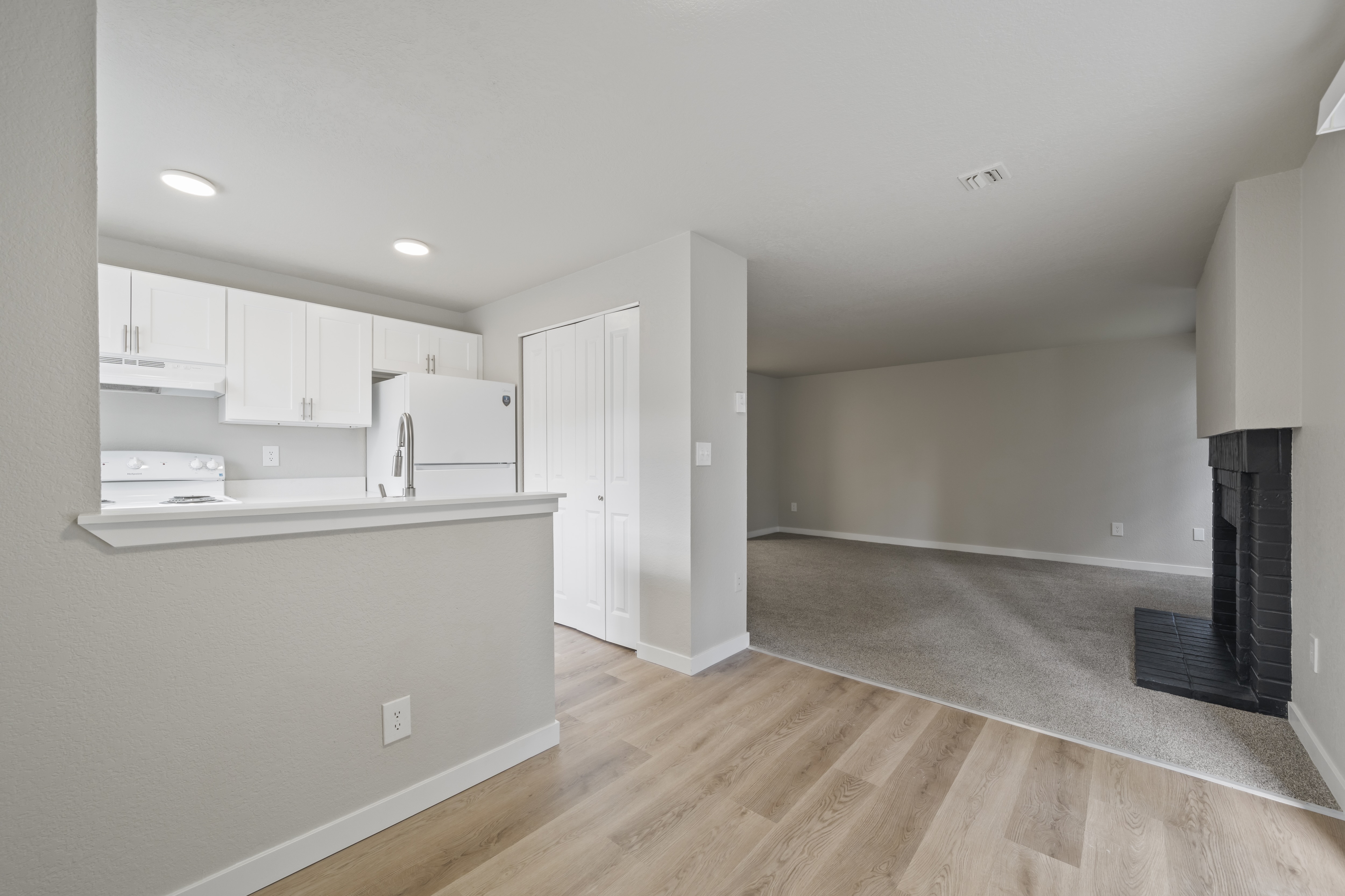 Unfurnished living room