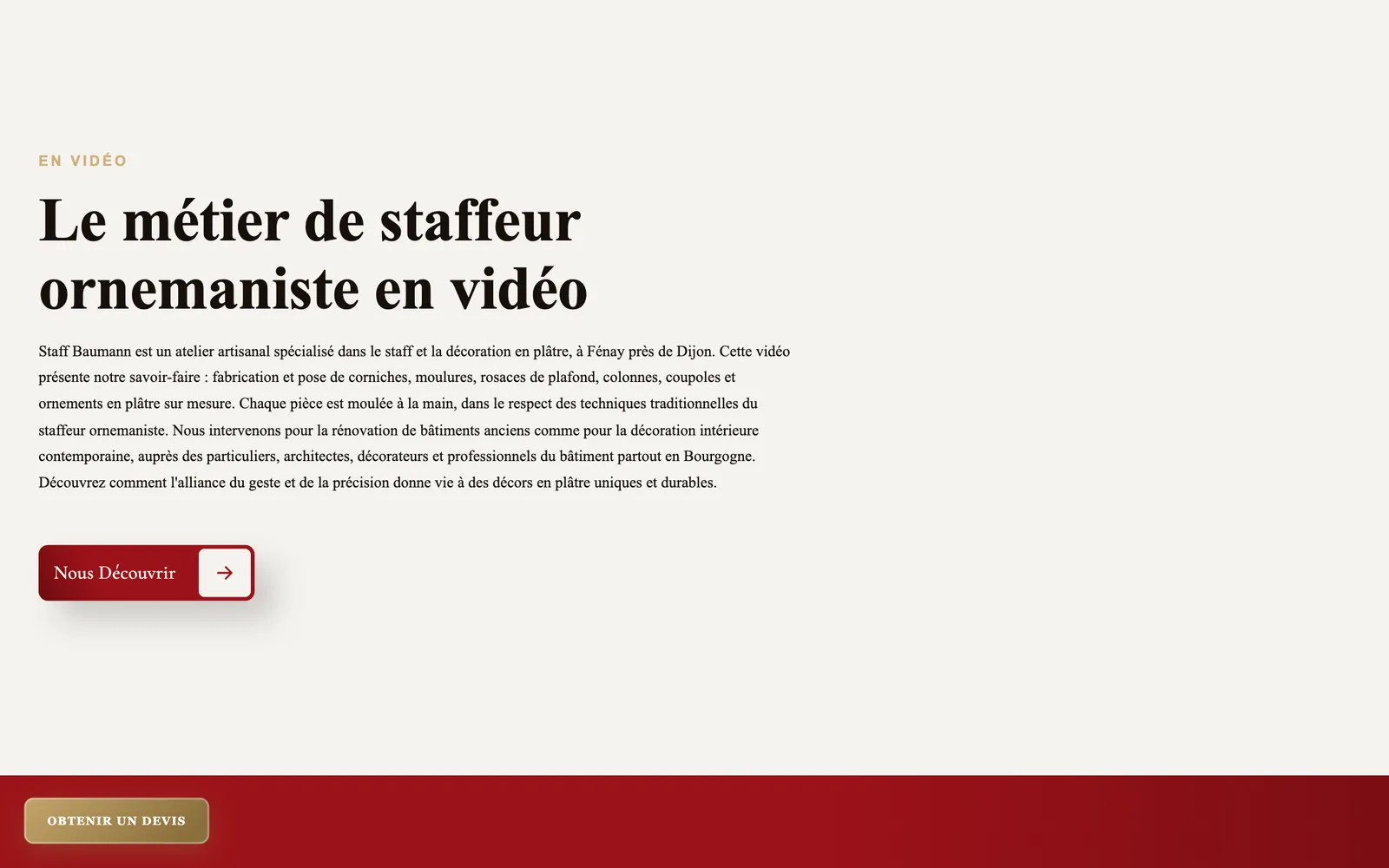 La section vidéo de l'accueil : titres à empattements et bordeaux de l'atelier.