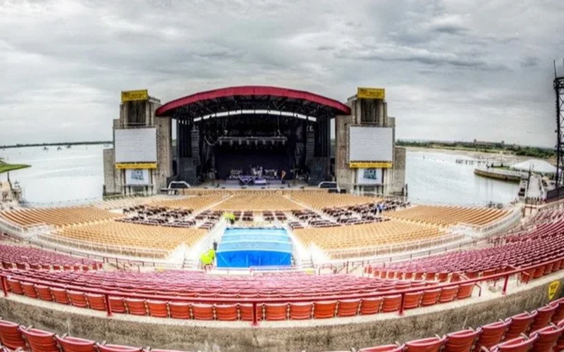 Jones Beach Theater seating bowl and stage