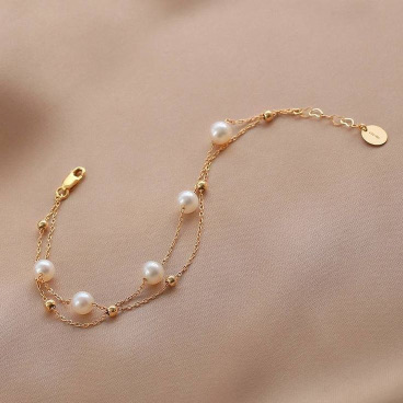 Pearl Station Bracelet detail