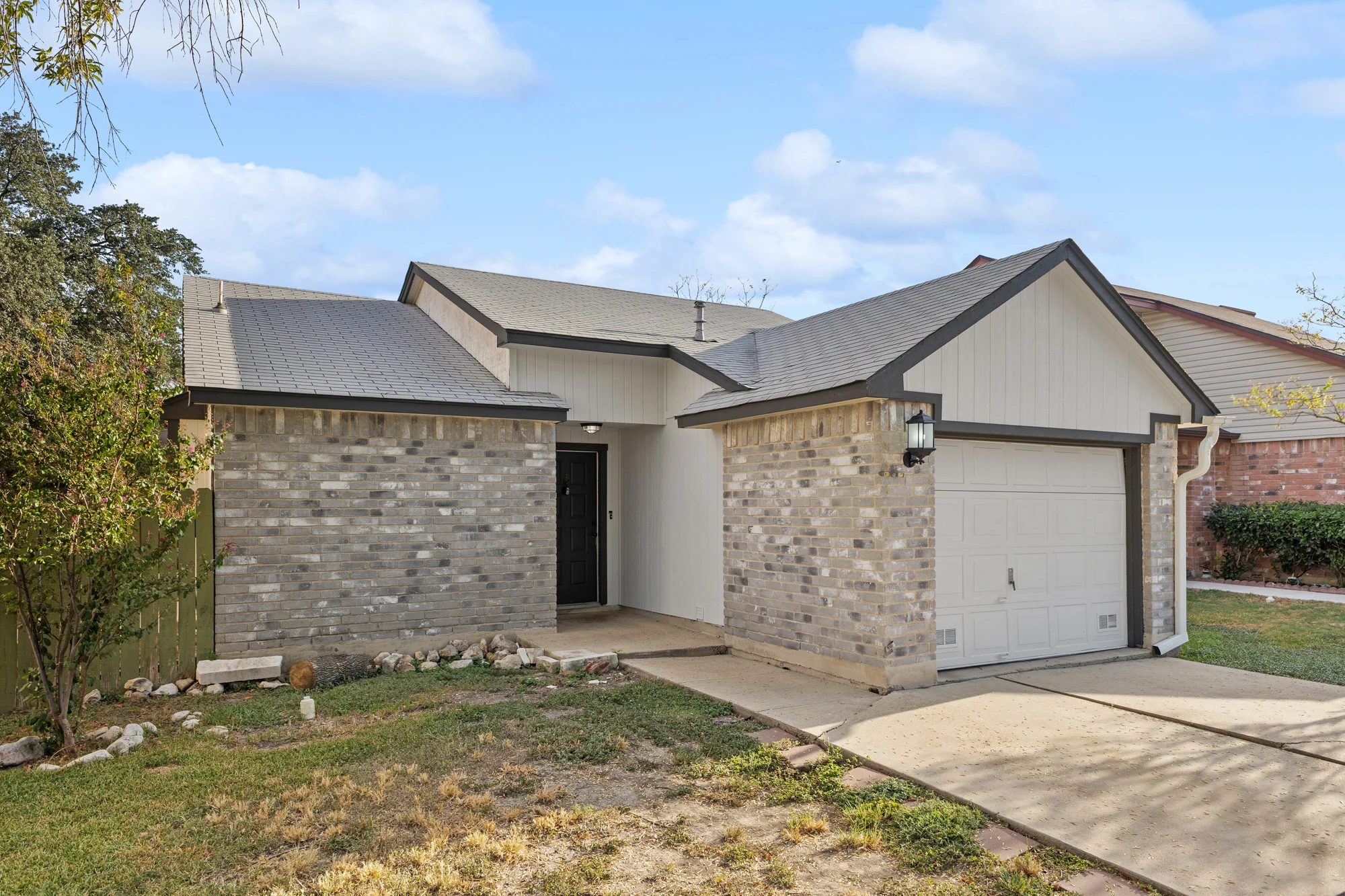11342 Crescent Peak — Exterior angle