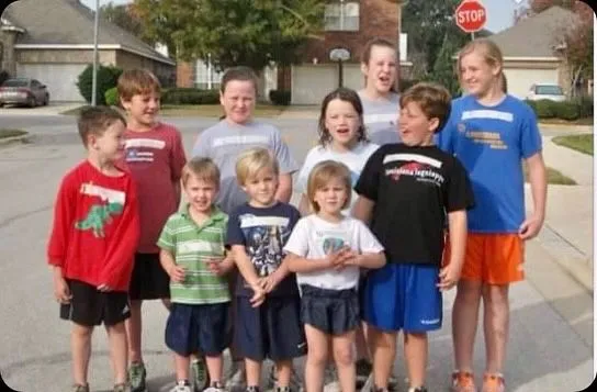 Kids lined up on a neighborhood street for the first Turkey Trot in 2008