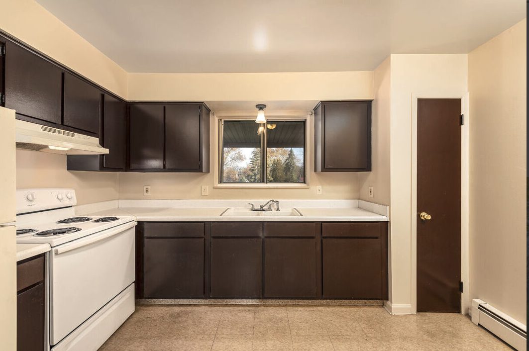 Mackinaw Heights Apartments, Saginaw, MI, old kitchen