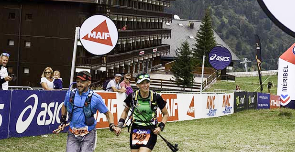 Coureurs au départ d'une course de trail en montagne