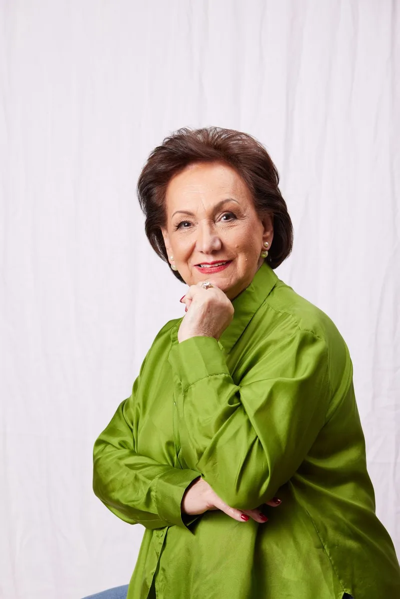 Executive portrait by Leslie Gabaldon Photography