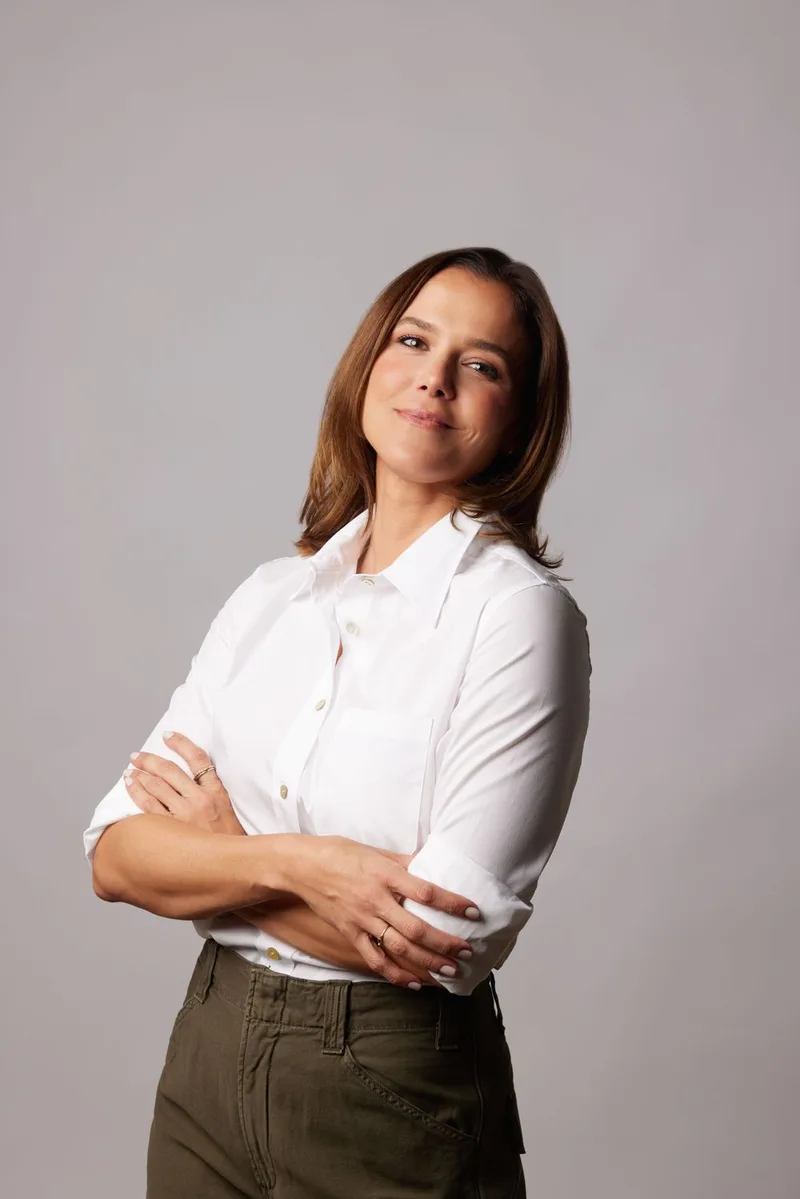 Executive portrait by Leslie Gabaldon Photography