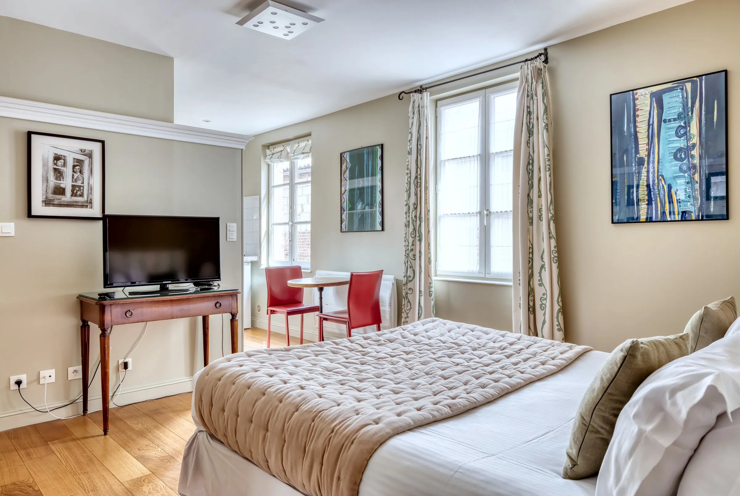 Chambre de luxe avec cuisine