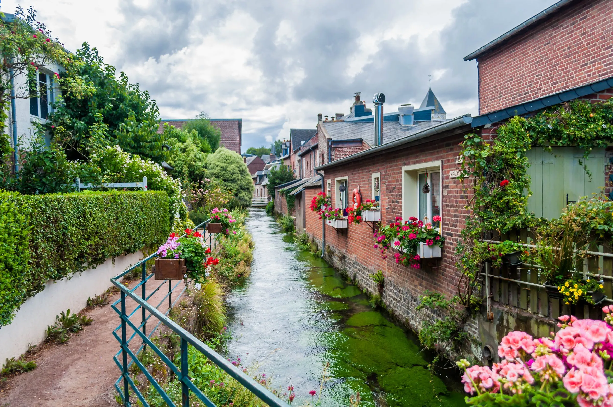 La Veules traversant le village