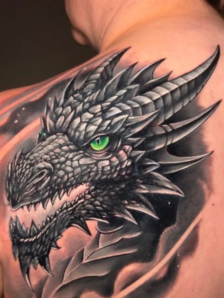 Nachher: Cover-up mit Drachen-Motiv